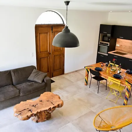 Casa Di Neshama Gabriella Apartment